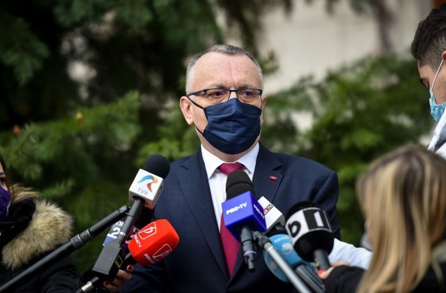 C&acirc;mpeanu dorește testarea tuturor elevilor simptomatici: &bdquo;&Icirc;n aceste condiții, școala se va putea redeschide&rdquo;