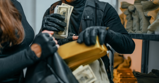 Jaf estimat la 100.000 de euro într-un hotel de lux din Paris. Ce au furat hoții