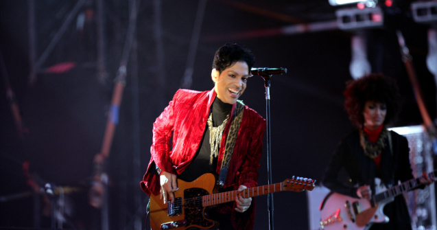 Un album inedit al lui Prince va fi lansat pe 30 iulie