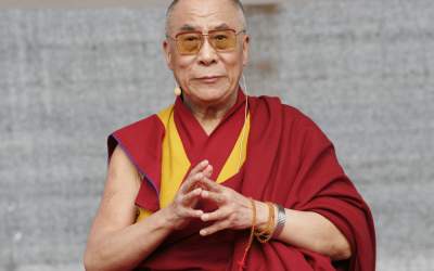 Dalai Lama i-a transmis...