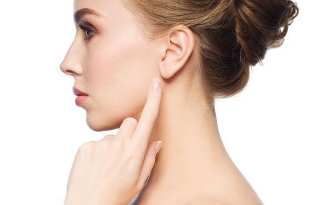  Top  Scapă de stres și dureri musculare: 4 beneficii oferite de masajul urechilor