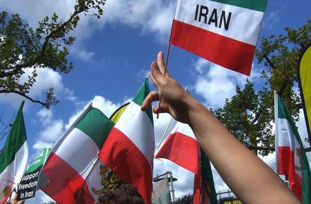 Sarbatoare in Iran: 31 de ani de la inceperea Revolutiei Islamice