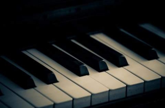 Un pianist polonez a sustinut un recital de peste 101 ore