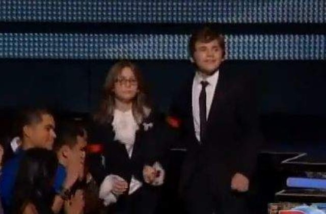 [VIDEO] CNN: Copiii lui Michael Jackson au "furat" spectacolul la premiile Grammy