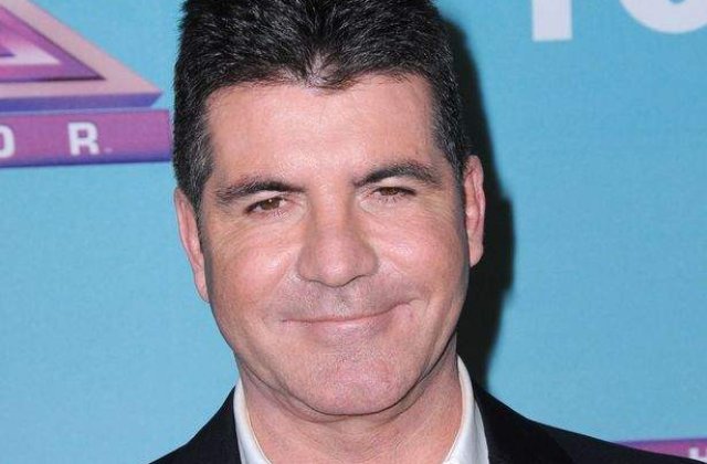 Simon Cowell va avea un copil... cu sotia celui mai bun prieten