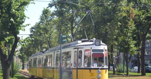 Doua tramvaie s-au ciocnit la Arad, o pasagera si un vatman fiind raniti