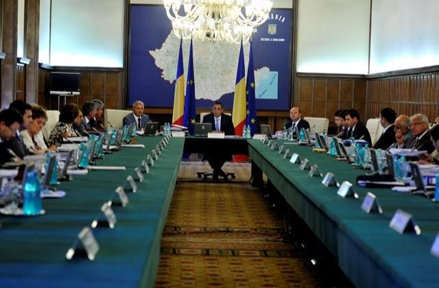 Guvernul, despre sedinta CSAT de vineri: O fortare din partea lui Basescu