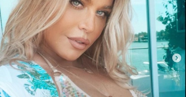 Loredana Groza, acuzată că folosește Photoshop: „Ți-a luat-o barca razna”