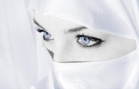 O fetita saudita in varsta de 12 ani a renuntat sa divorteze de sotul sau de 80 de ani