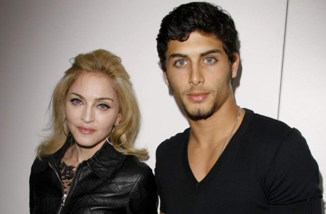 Jesus a parasit-o pe Madonna
