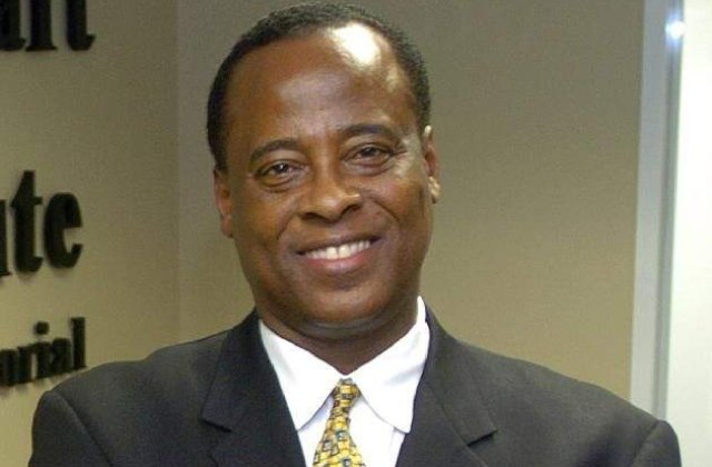 Doctorul lui Michael Jackson va fi arestat astazi