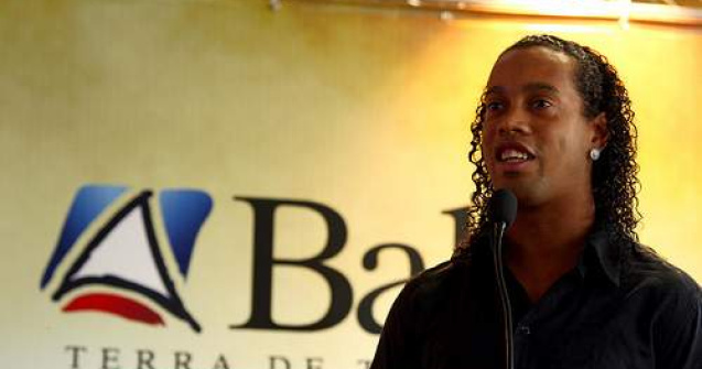 Ronaldinho, mai indragostit ca niciodata