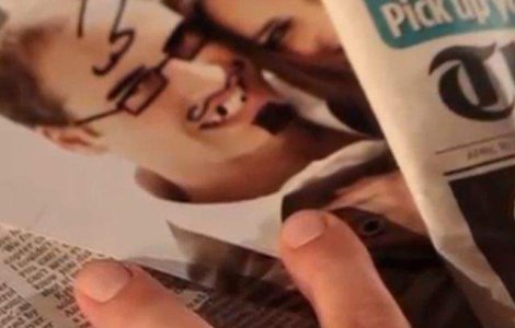  Video  Printul William cu un penis pe fata, in direct la BBC