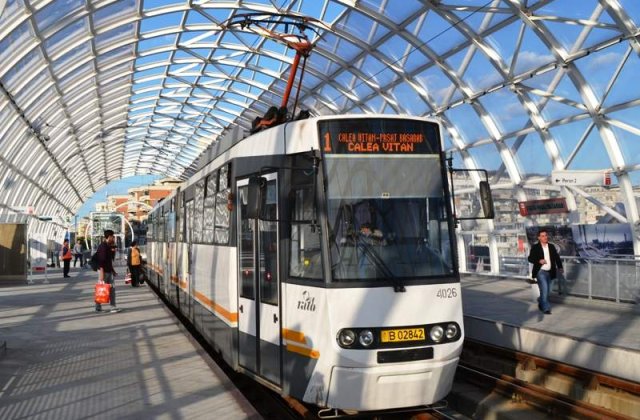 Vatmanul unuia dintre tramvaiele care s-au ciocnit in Capitala, cercetat penal