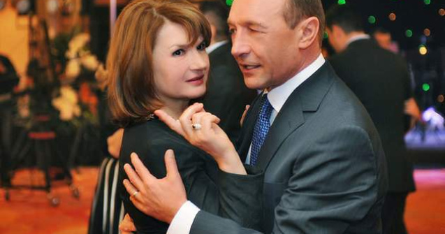 Basescu, din nou la Neptun, unde a petrecut alaturi de familie