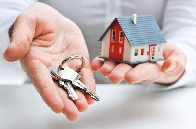 Prima casa, mai scumpa din cauza noilor comisioane bancare