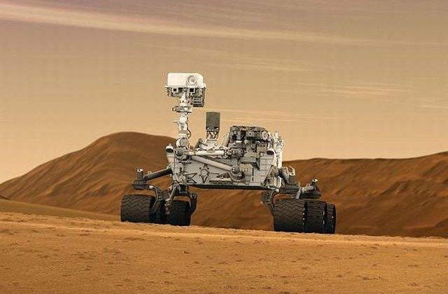Roverul Curiosity celebreaza, marti, un an de activitate pe Marte