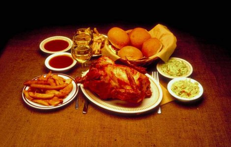 Mancam prea mult? Meniul zilnic al romanului: 3.147 de kilocalorii