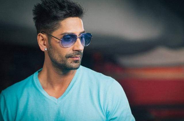 Connect-R a dezvaluit sexul copilului sau