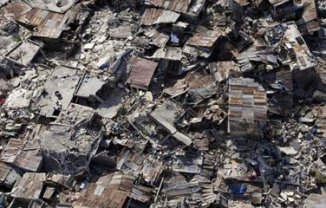 Politia a arestat 100 din cei 4.000 de detinuti evadati din Port-au-Prince dupa cutremur