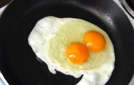 Cat de des intalnim oua cu dublu galbenus?