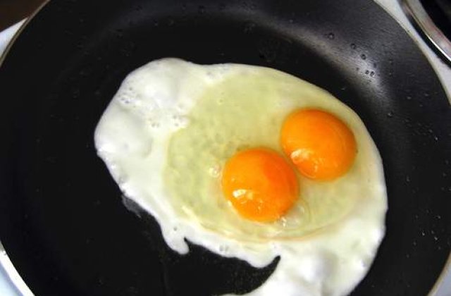 Cat de des intalnim oua cu dublu galbenus?