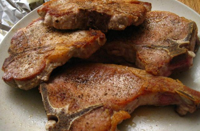 Importam de sapte ori mai multa carne de porc decat exportam