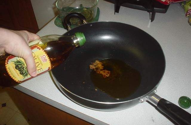 Bucuresti: Cinci persoane, dintre care doi copii, arse cu ulei incins