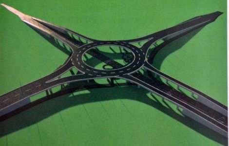 Un sens giratoriu suspendat, construit din fonduri europene in Prahova