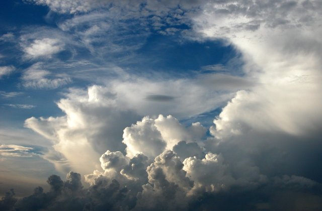 Prognoza meteo - 24 aprilie. Vremea se răcește în weekend