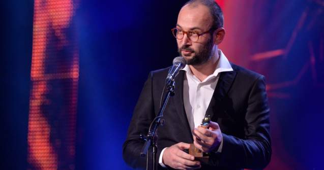 Regizorul Alexander Nanau îl critică pe Iohannis în presa germană