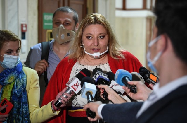 Șoșoacă anunță că și-a făcut partid: &bdquo;Sunt mai mult dec&acirc;t Marine Le Pen&rdquo;