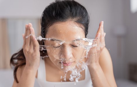  Top  De ce japonezii se spală pe față timp de 10 minute