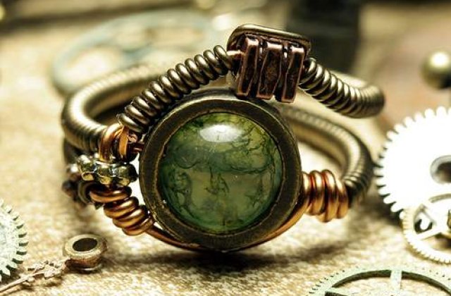 Romanca suspectata de furtul unor bijuterii unicat in Belgia