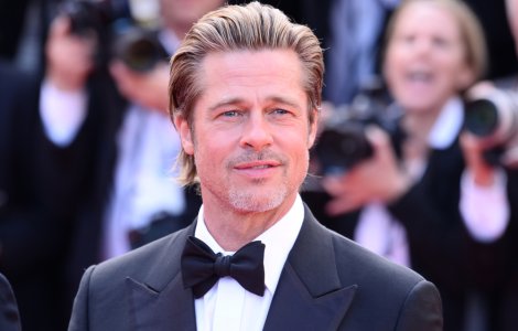 Brad Pitt s-a recuperat surprinzător. Din scaun cu rotile, pe covorul roșu