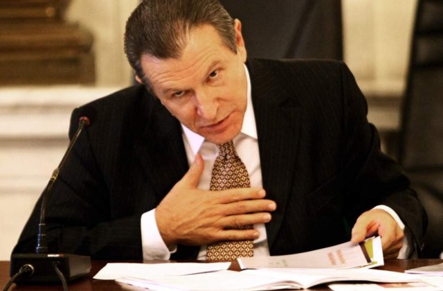 Berceanu: Am dat toti banii pe deszapeziri, la vara sa nu cereti asfaltari!