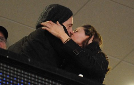 Cuplul Brangelina da in judecata tabloidul care "i-a despartit"