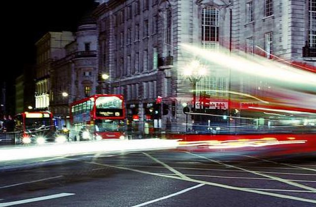 Londra: Un sofer musulman a oprit autobuzul pentru a se ruga