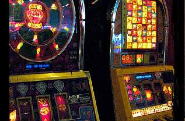 A jefuit o sala de jocuri...cu o cana de cafea