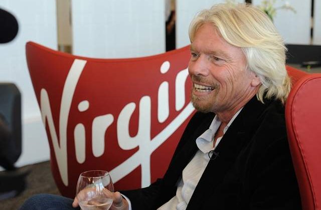 Richard Branson va organiza concerte la bordul avioanelor Virgin Atlantic
