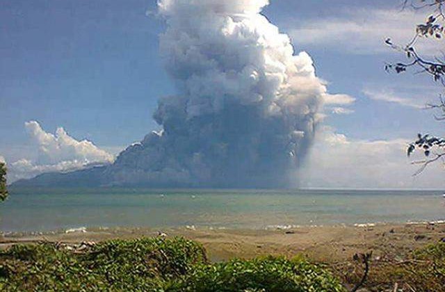 Tragedie in Indonezia: Un vulcan a erupt si a ucis cinci persoane