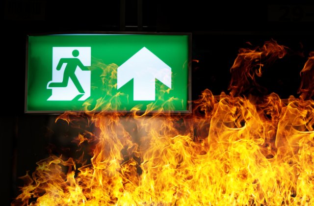 Incendiu devastator &icirc;ntr-un spital COVID din India. Cel puțin 18 morți