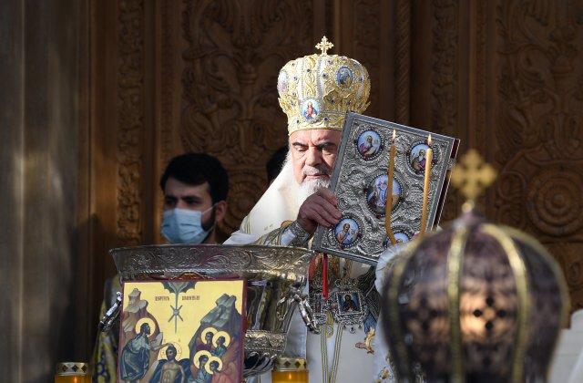Patriarhul Daniel: „Pandemia aceasta a adus multă întristare. De Paşte să aducem bucurie prin cuvânt şi prin faptă”