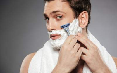 Bărbierit simplu și delicat:...