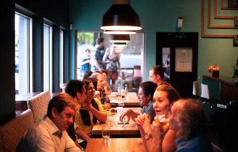 Restaurantele, sălile de spectacol și cinematografele se redeschid în București, după 2 luni
