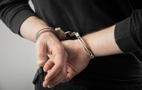 Șase români au fost arestați după ce au jefuit un templu budist din SUA