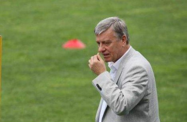 Presedintele FRF face naveta in Franta