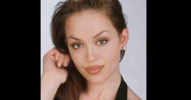  Video  Americanca Tifanny Claus, sosia Angelinei Jolie