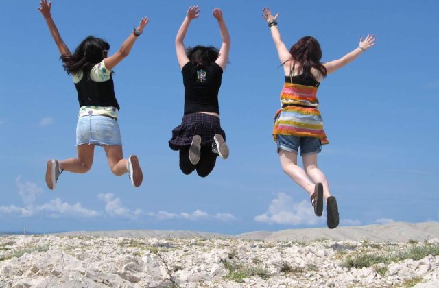 Adolescentii americani renunta la blog-uri in favoarea Facebook si MySpace