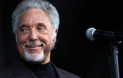 Tom Jones revine in Romania